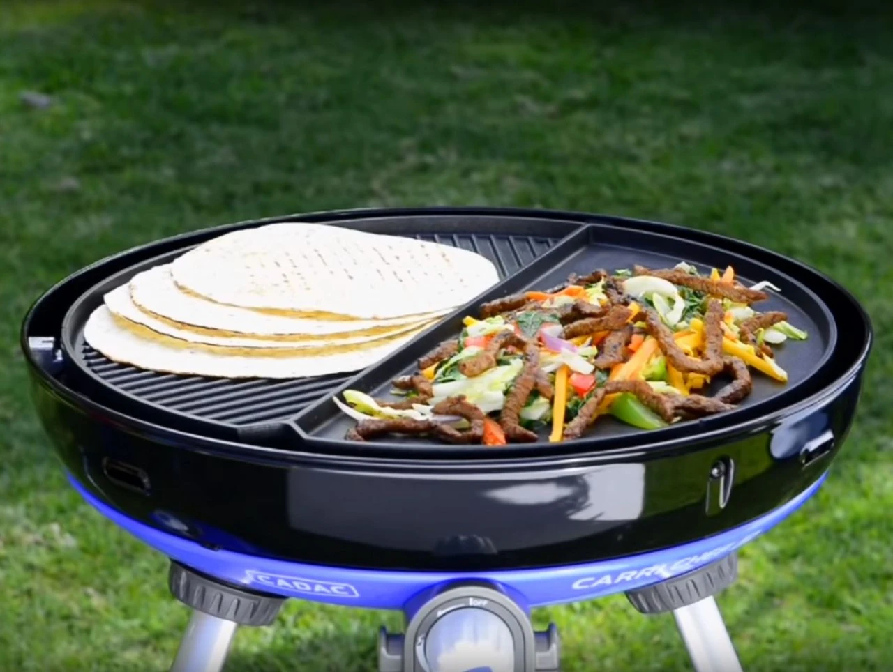 CADAC Carri Chef 50 GRILL2BRAAI - 30mbar - Mobiler Gasgrill - Grillrost/Grillplatte/Plancha - Deckel – Bild 5