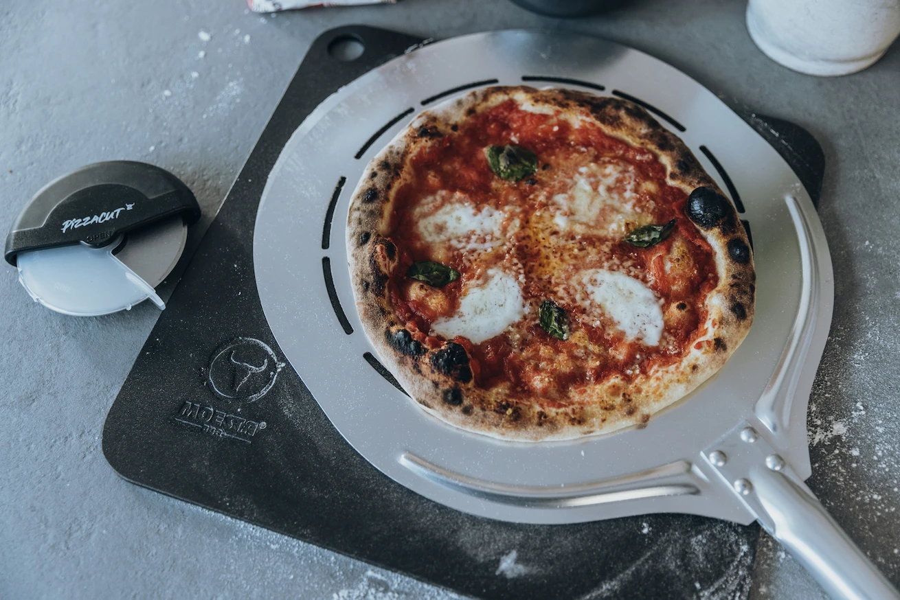 MOESTA-BBQ Pizzaschieber Gelocht – Bild 4